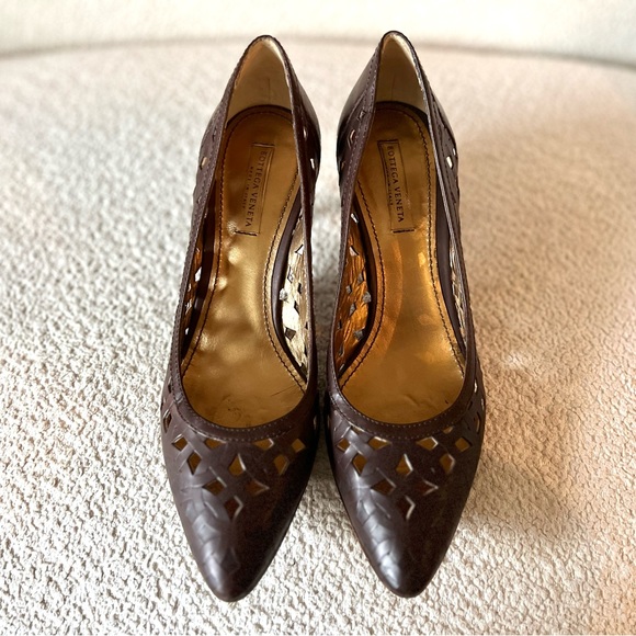 Vintage Bottega Veneta Dark Brown Leather Kitten Heel Pumps - Picture 5 of 6
